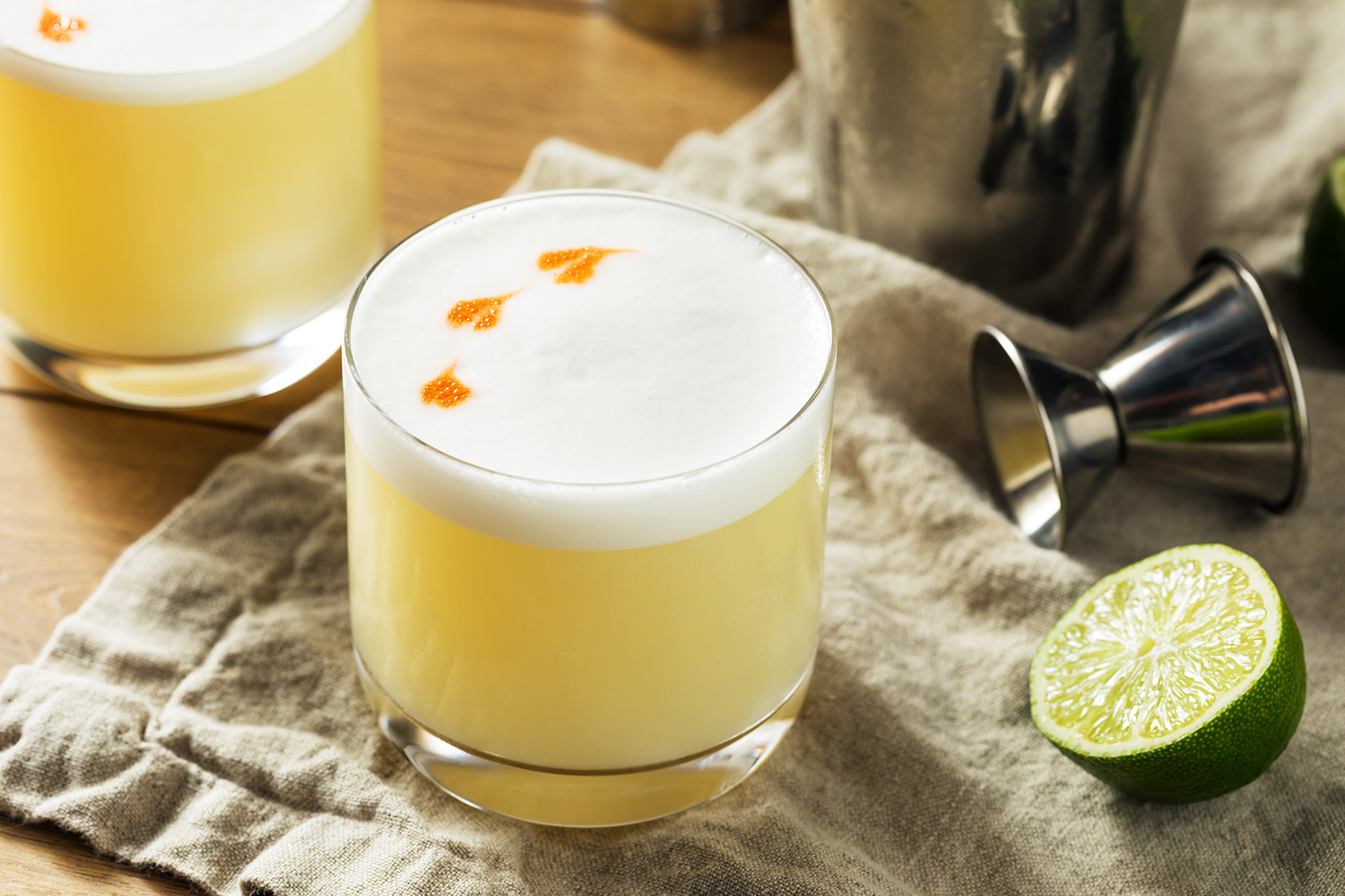 whiskey sour cocktail